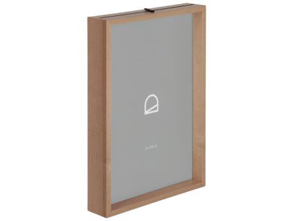 Tmavě hnědý dřevěný fotorámeček Kave Home Flavina 31 x 22 cm