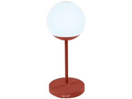 Zemitě červená venkovní LED lampa Fermob MOOON! 63 cm
