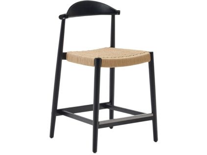Černá dřevěná barová židle Kave Home Nina 62 cm s výpletem