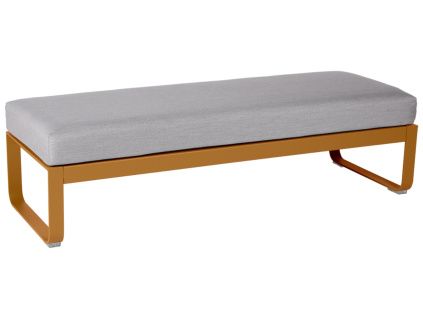 Šedá čalouněná lavice Fermob Bellevie 148 cm s hnědou podnoží