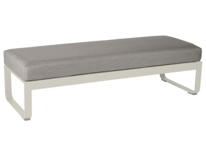 Šedohnědá čalouněná lavice Fermob Bellevie 148 cm se světle šedou podnoží