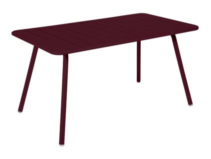 Třešňově červený kovový stůl Fermob Luxembourg 143 x 80 cm