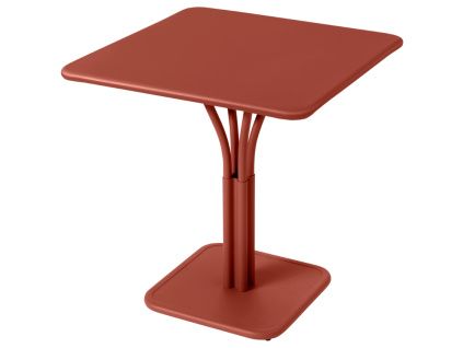 Zemitě červený kovový stůl Fermob Luxembourg Pedestal 71 x 71 cm