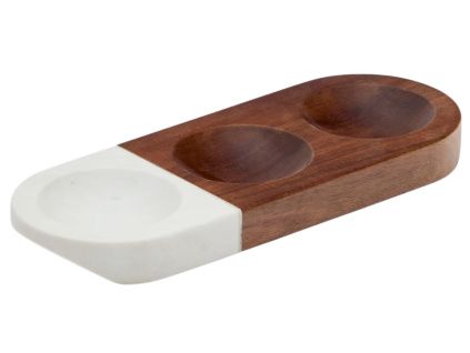 Hnědý dřevěný servírovací talíř Kave Home Tori