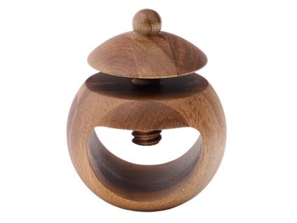 Dřevěný louskáček Kave Home Nukha