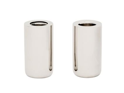 Set dvou nerezových svícnů Kave Home Nirela 7 cm