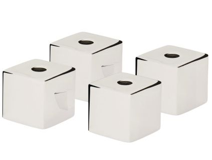 Set čtyř lesklých nerezových svícnů kave home Acadia 2 cm