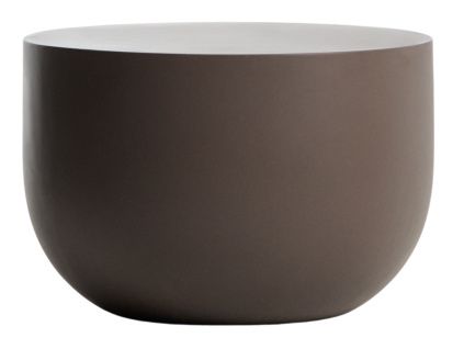 Hnědý cementový zahradní stolek kave home Garbet 60 cm