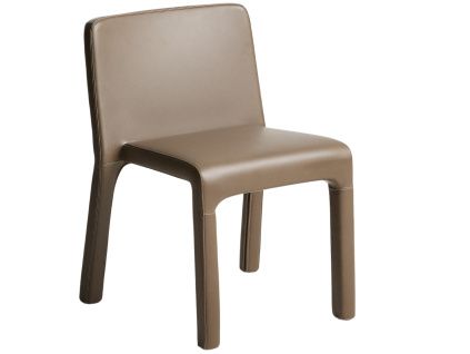 Hnědá koženková jídelní židle Kave home Loria