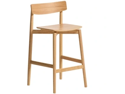 Dřevěná barová židle Kave Home Evera 66 cm s opěradlem