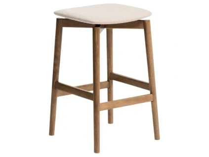 Hnědá dřevěná barová židle Kave Home Evera 67 cm s čalouněným sedákem