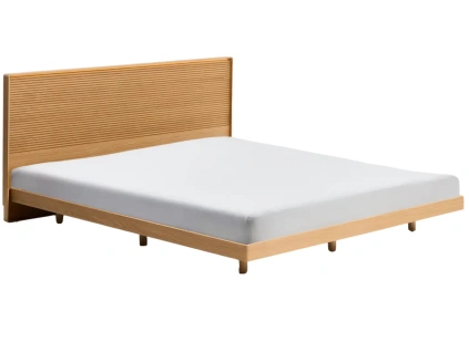 Dubová postel Kave Home Norlen 180 x 200 cm s čelem