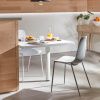 Bílá plastová jídelní židle Kave Home Whatts -fv-interier-25