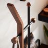 Černý kovový stojací věšák Kave Home Magali 172 cm -fv-interier-25
