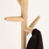 Březový stojací věšák Kave Home Natane 163 cm -fv-interier-25