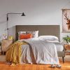 Černé kovové nástěnné světlo Kave Home Aria 86 cm -fv-interier-25