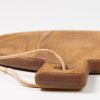 Akátové servírovací prkénko Kave Home Salma 25 x 32 cm -fv-interier-25