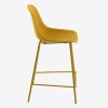 Žlutá plastová barová židle Kave Home Quinby 65 cm -fv-interier-25