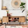 Dřevěný TV stolek Kave Home Licia 160 x 43 cm -fv-interier-25