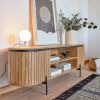 Dřevěný TV stolek Kave Home Licia 160 x 43 cm -fv-interier-25