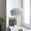 Světle šedé závěsné světlo Eos Micro z pravých husích per Ø 22 cm -fv-interier-25