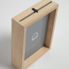 Přírodní dřevěný fotorámeček Kave Home Flavina 19 x 14 cm -fv-interier-25