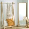 Přírodní dřevěné nástěnné zrcadlo Kave Home Nerina 52 x 152 cm -fv-interier-25