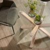 Skleněný jídelní stůl Kave Home Argo 119 cm s přírodní kovovou podnoží -fv-interier-25