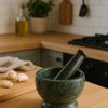 Zelený mramorový hmoždíř Kave Home Cindea -fv-interier-25