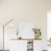 Bílá lakovaná komoda Kave Home Abilen 180 x 36 cm -fv-interier-25