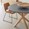 Černý lakovaný jídelní stůl Kave Home Argo 120 cm s přírodní kovovou podnoží -fv-interier-25