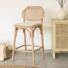 Dubová barová židle Kave Home Doriane s ratanovým opěradlem 65 cm -fv-interier-25