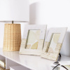 Bílo béžový mramorový fotorámeček Kave Home Uria 23 x 18 cm -fv-interier-25
