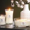 Střední vonná svíčka Woodwick, Linen -fv-interier-25