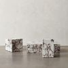 Bílo hnědý mramorový noční/odkládací stolek MENU PLINTH 30 x 30 cm  -fv-interier-25