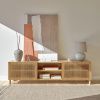 Dubový TV stolek Kave Home Beyla 180 x 42,5 cm -fv-interier-25