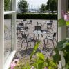 Černý kovový zahradní bistro stůl HOUE Circum 74 cm -fv-interier-25