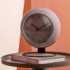 Světle hnědé kovové stolní hodiny Haleen 21 cm -fv-interier-25
