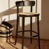 Černá jasanová barová židle Kave Home Romane 75 cm -fv-interier-25