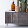 Hnědý jasanový TV stolek Gravia 100 x 44 cm -fv-interier-25