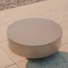 Šedý cementový zahradní stolek kave home Garbet 80 cm -fv-interier-25