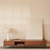 Ořechový TV stolek Kave Home Vedrana 195 x 40 cm -fv-interier-25