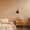 Terakotově červené kovové závěsné světlo Kave Home Peralta 30 cm -fv-interier-25