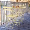 Světle zelený kovový skládací stůl Fermob Bistro Ø 60 cm -fv-interier-25