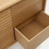 Dubová komoda Kave Home Lenon 105 x 45 cm -fv-interier-25