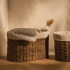 Set dvou dekorativní košů Kave Home Tossa 20/30 cm/25/35 cm z mořské trávy -fv-interier-25