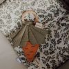 Bavlněné chrastítko s dřevěným kousátkem Carrot -fv-interier-25