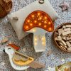 Borovicová dětská LED lampa Muchomůrka 37,5 cm -fv-interier-25