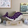 Fialová dřevěná dětská LED lampa Velryba 44,5 cm -fv-interier-25