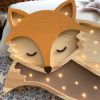 Oranžová borovicová dětská LED lampa Liška 36 cm -fv-interier-25